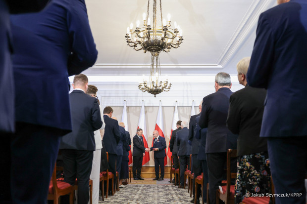 Andrzej Duda podziękował samorządowcom za ich służbę publiczną oraz ciężką pracę (Fot. Jakub Szymczuk/KPRP)