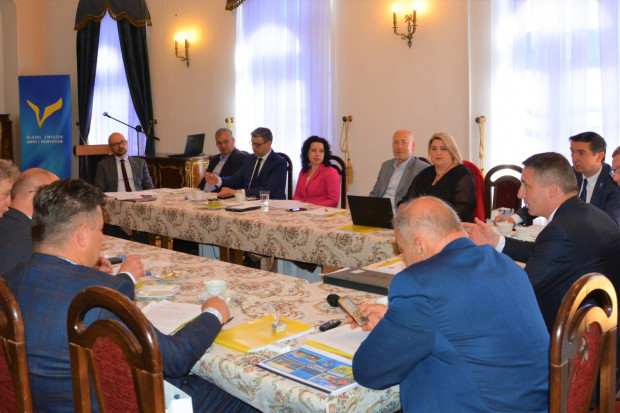 Majowe posiedzenie zarządu związku odbyło się w Dniu Samorządu Terytorialnego.(fot. ŚZGiP)