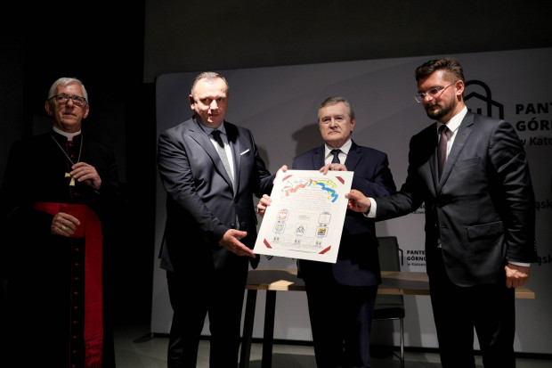 Umowę powołującą Panteon Górnośląski podpisano w lutym 2020 r. z udziałem premiera Mateusza Morawieckiego. (Fot.PAP/Tomasz Wiktor)