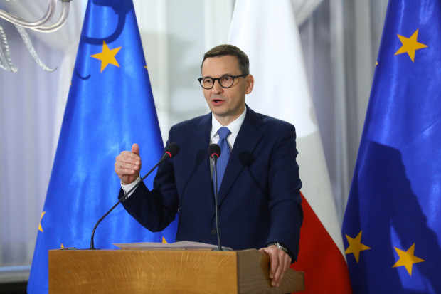Ostatnie rządowe decyzje w ramach Programu Inwestycji Strategicznych Polski Ład to 30 mld zł na kolejne inwestycje w Polsce lokalnej - mówi Mateusz Morawiecki (fot. PAP/Rafał Guz)
