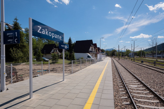 Na tymczasowej stacji do dyspozycji pasażerów będą informatorzy mobilni (fot. plk-sa.pl)