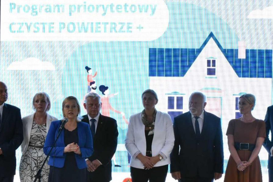 Minister klimatu i środowiska Anna Moskwa uczestniczyła w sobotę w konferencji w Radomiu na temat program Czyste Powietrze Plus (Fot. www.gov.pl)