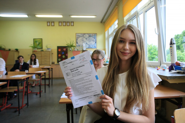 Wyniki z egzaminu ósmoklasisty uczniowie mogli poznać 1 lipca (fot. PAP/Lech Muszyński)