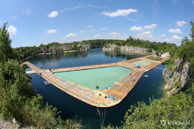 Z kąpieliska Zakrzówek będzie można skorzystać dopiero w 2023 r. (Fot. Fot. Bogusław Świerzowski/krakow.pl)
