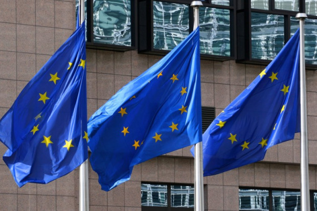 Komisja Europejska na początku czerwca zaakceptowała polski Krajowy Plan Odbudowy. (fot.shutterstock)