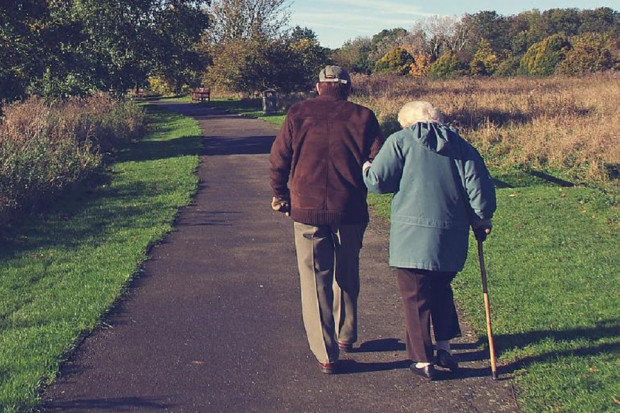 Z badania wynika, że seniorzy są bardziej przywiązani do swoich małych ojczyzn niż ludzie młodzi (Fot. pixabay.com)