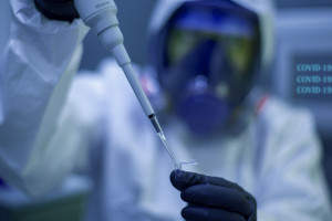 Od początku pandemii zarejestrowano 6 044 923 przypadków zachorowań na COVID-19 (Fot. pixabay.com)