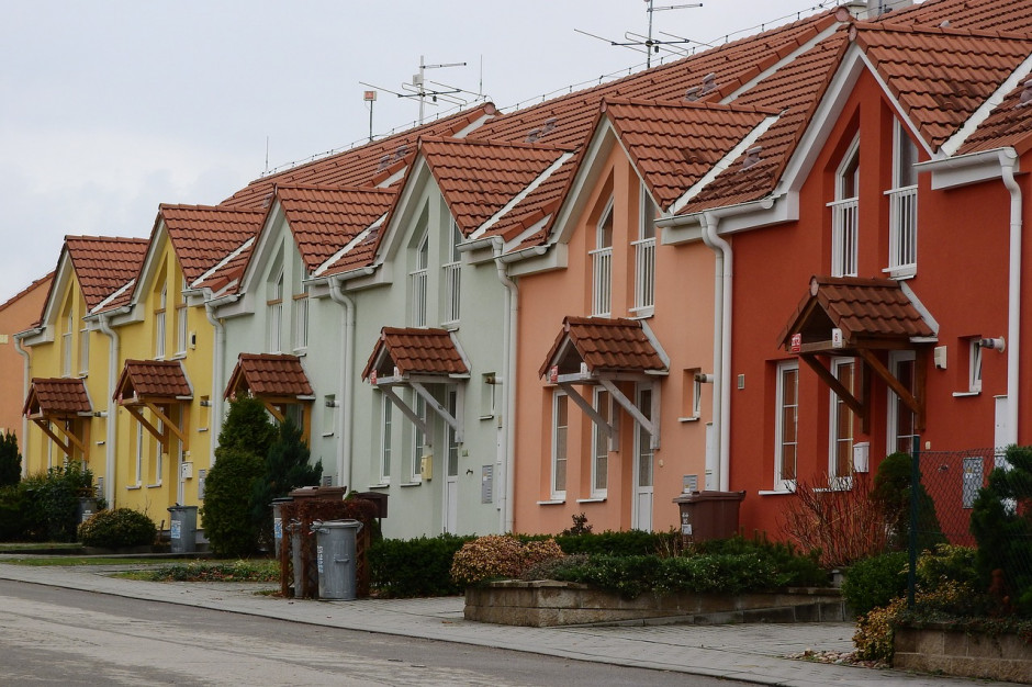 Wyższe podatki w 2023 r. czekają m.in. właścicieli domów i mieszkań (fot. Pixabay)