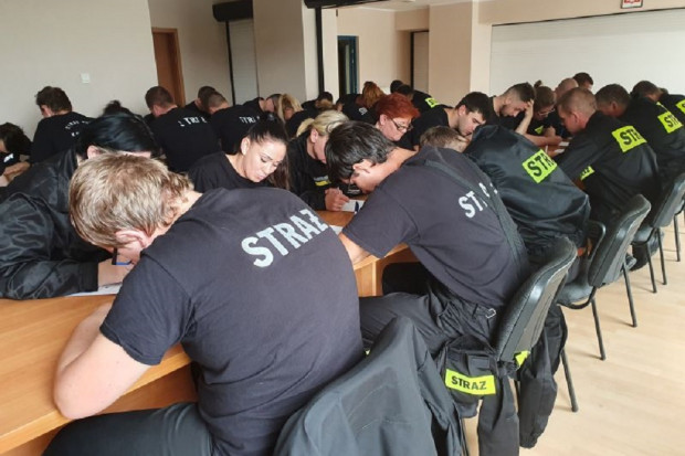 Ochotnicy z wielkopolskich jednostek OSP podczas szkolenia podstawowego (Fot.