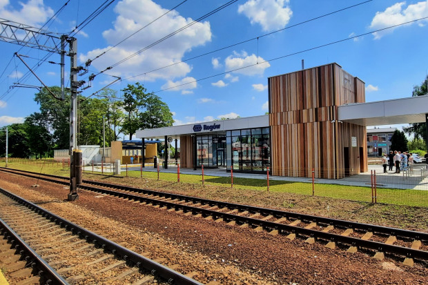 Rogów jest trzecią w regionie łódzkim miejscowością - po Gorzkowicach i Wilkoszewicach - która zyskała nowy dworzec (fot. TT/PKP)