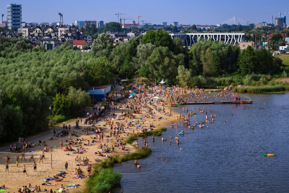 Kąpiel w miejskim kąpielisku Żwirownia zabroniona; podejrzenie sinic (fot. erzeszow.pl) Kąpiel w miejskim kąpielisku Żwirownia zabroniona; podejrzenie sinic (fot. erzeszow.pl)