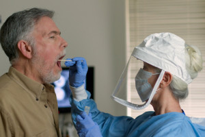 Od 4 marca 2020 r. potwierdzono 6 105 306 przypadków zakażenia wirusem COVID-19 (Fot. Shutterstock.com)