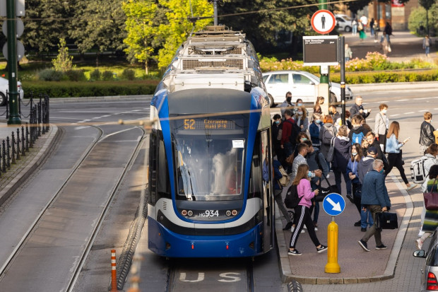 Mieszkańcy Krakowa mogą korzystać z komunikacji miejskiej przez cały miesiąc za 80 zł (Fot. Zarząd Transportu Publicznego w Krakowie)
