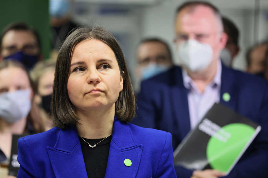 Apel o odwołanie wojewodów przekazała przewodnicząca Partii Zieloni posłanka Urszula Zielińska. (fot. PAP/Leszek Szymański) Apel o odwołanie wojewodów przekazała przewodnicząca Partii Zieloni posłanka Urszula Zielińska. (fot. PAP/Leszek Szymański)