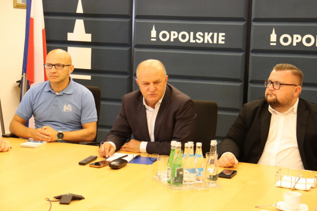 Andrzej Buła powołał zespół doradczo-konsultacyjny do spraw Odry, który ma pomóc w poszukiwaniu dróg uporządkowania tej sytuacji (fot. UMWO)