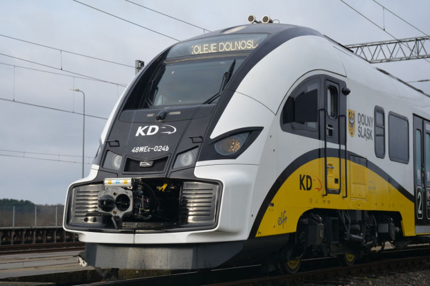 Koleje Dolnośląskie odebrały dwa pierwsze pociągi Elf 2 (fot. mat. prasowe)