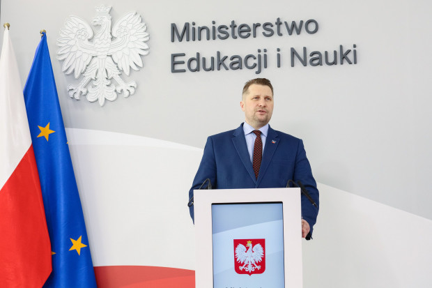 Na etapie dopuszczania podręcznika do użytkowania żadnych błędów formalnych czy merytorycznych nie było - powiedział Przemysław Czarnek (fot. gov.pl)