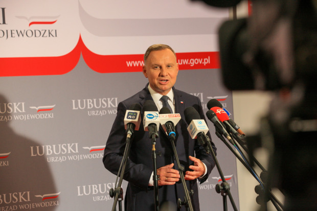 Badania nie wykazały skażenia wód podziemnych - powiedział Andrzej Duda (fot. PAP/Lech Muszyński)
