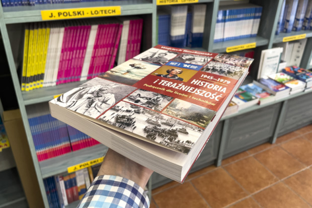 Podręcznik "Historia i Teraźniejszość" (fot. Grzegorz Krzyżewski/BRPO)