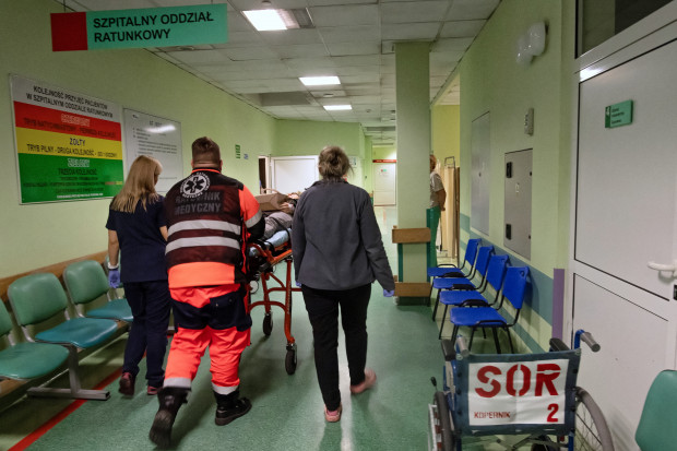 Szpitale w Polsce wymagają restrukturyzacji, aby lepiej odpowiadały na potrzeby pacjentów (Fot. PAP/Grzegorz Michałowski)