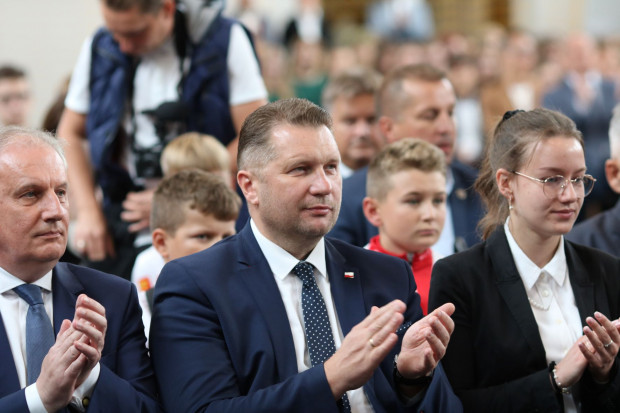 Minister Przemysław Czarnek podziękował uczniom i nauczycielom za przyjęcie dzieci z Ukrainy (fot. MEiN).