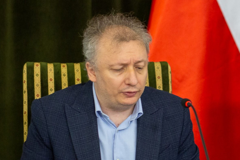 Jak tłumaczył wiceminister Sebastian Skuza, środki dla samorządów nie będą znaczone i w szczególności mają pozwolić na ograniczenie kosztów w związku z drożejąca energią cieplną (fot. gov.pl) Jak tłumaczył wiceminister Sebastian Skuza, środki dla samorządów nie będą znaczone i w szczególności mają pozwolić na ograniczenie kosztów w związku z drożejąca energią cieplną (fot. gov.pl)