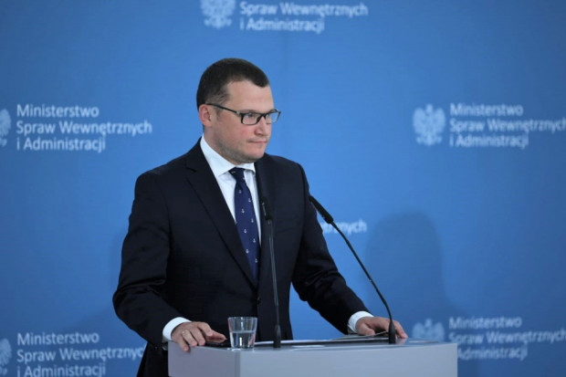 Paweł Szefernaker zapowiada nowelę ustawy o uchodźcach (fot. MSWiA/TT)