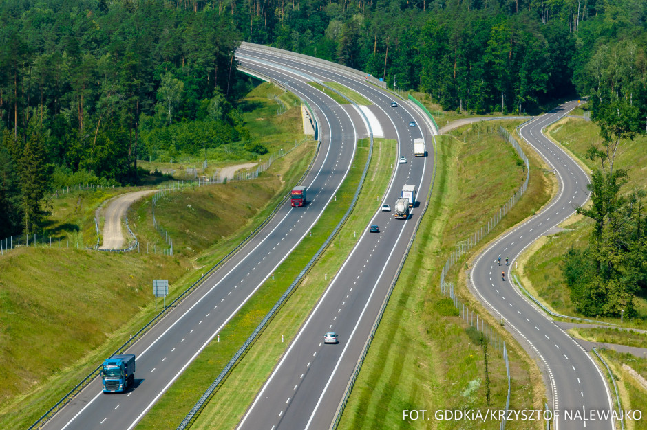 Obszary położone przy nowych odcinkach autostrad zyskują przewagę konkurencyjną (fot. GDDKiA/Krzysztof Nalewajko)