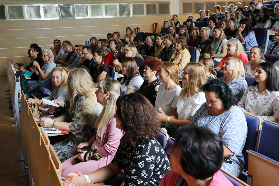 Podczas kursu ukraińscy nauczyciele uczą się nie tylko języka polskiego (fot. UMWP)