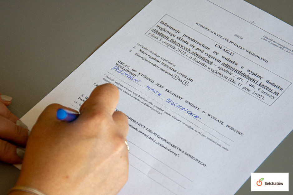 Samorządy przyjmuję i rozpatrują wnioski o dodatek węglowy, ale wciąż nie otrzymały pieniędzy na jego wypłatę (Fot. belchatow.pl) Samorządy przyjmuję i rozpatrują wnioski o dodatek węglowy, ale wciąż nie otrzymały pieniędzy na jego wypłatę (Fot. belchatow.pl)