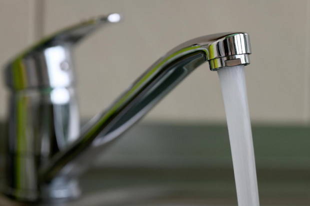 Podwyżki cen wody są nieuniknione - twierdzi Andrzej Porawski dyrektor biura ZMP (Fot. PAP/Darek Delmanowicz)
