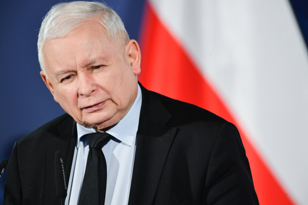 PiS dąży do tego, żeby wszystkie instytucje samorządowe, które mają dzisiaj propozycje radykalnych podwyżek cen energii, miały tę sumę znacznie obniżoną - zapowiada Jarosław Kaczyński (Fot. PAP/Przemysław Piątkowski)