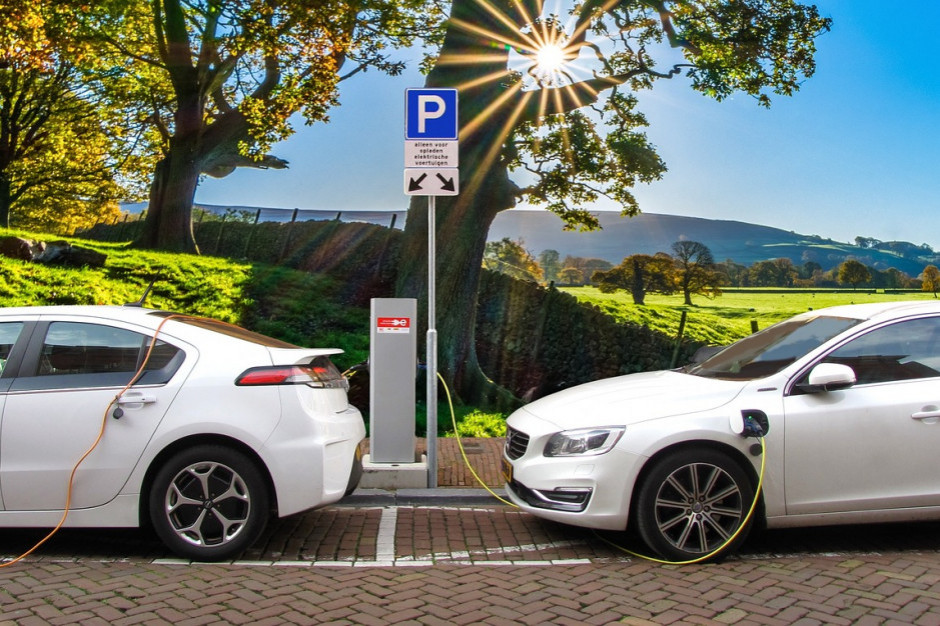 Pula środków przeznaczonych na dopłaty do leasingu i wynajmu pojazdów elektrycznych wynosi 200 mln zł (Fot. Pixabay)