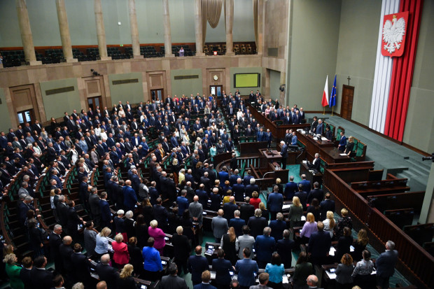 Za ustawą głosowało 431 posłów (fot. PAP/Radek Pietruszka)