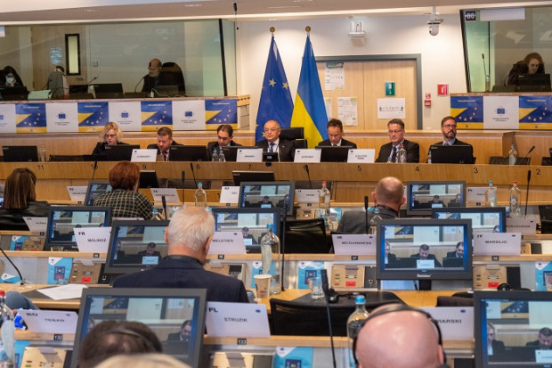 Europejscy samorządowcy rozmawiali o korzystaniu przez państwa UE z „uczynności” gospodarstwach domowych przyjmujących ukraińskich uchodźców (fot. KR)