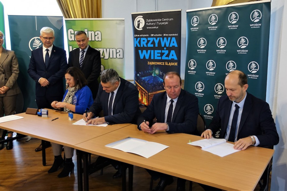 Gminy podpisują pierwsze umowy w ramach programu "Ciepłe Mieszkanie".  (Fot. gov.pl)
