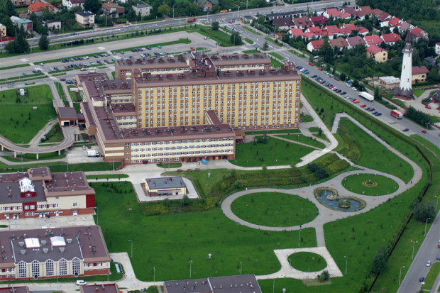 Szpital Wojewódzki w Bielsku-Białej (fot. wikipedia.org/strykowski.net/Paweł Strykowski)