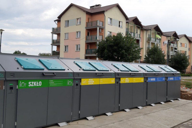 Ciechanów wdrożył inteligentny system segregacji odpadów (Fot. umciechanow.pl)