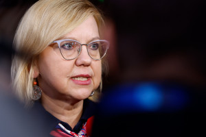 Konsultacje w sprawie zamrożenia taryf dla samorządów są na ukończeniu - powiedziała Anna Moskwa (Fot. PAP/EPA/STEPHANIE LECOCQ)