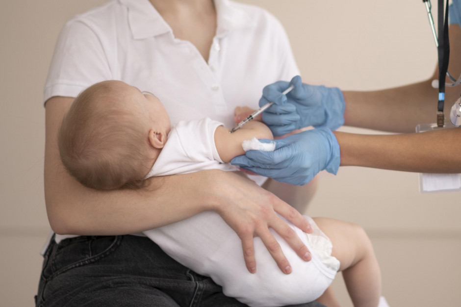 EMA zdecyduje o szczepionkach przeciw COVID-19 dla dzieci poniżej pięciu lat (fot. freepik)