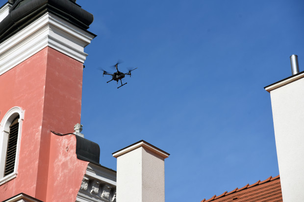Drony sprawdzają czym poznaniacy palą w piecach już od początku września (Fot. poznan.pl)