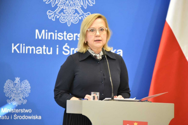 Węgiel sprzedawany przez samorządy nie będzie mógł być droższy niż 2 tys. zł za tonę  - przypomniała minister Anna Moskwa (fot. twitter.com/MKiŚ)