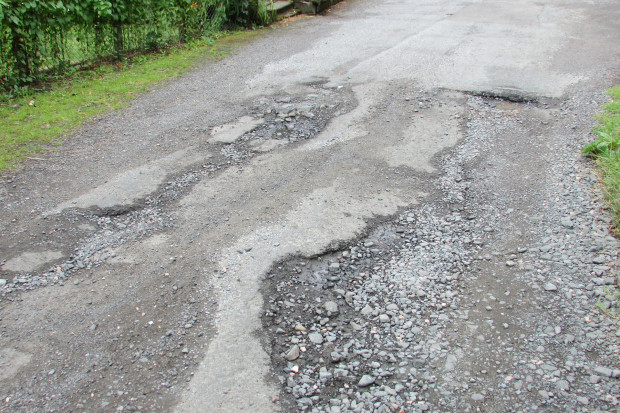 Ponad 3 tys. km dróg znajduje się w stanie złym lub krytycznym (fot. pixabay)