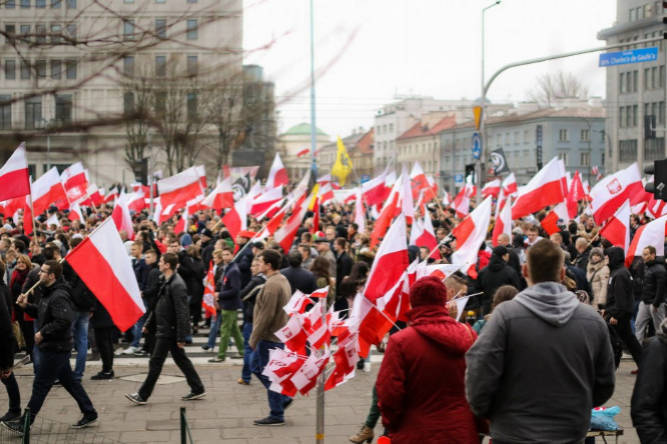 Marsz Niepodległości w 2021 roku. Fot shutterstock Marsz Niepodległości w 2021 roku. Fot shutterstock
