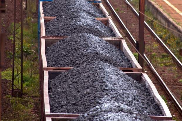 Tego węgla jest już wystarczająca ilość. Teraz jest problem dystrybucji - twierdzi Kowalczyk. (fot.shutterstock)