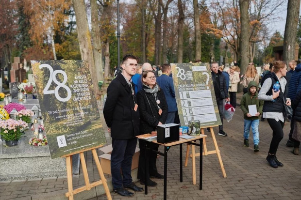 Na godz. 19 we wtorek (1 listopada), kiedy oficjalnie zakończyła się 28. kwesta, zebrano ponad 70 tys. zł (fot. lodz.pl/Radosław Jóźwiak)