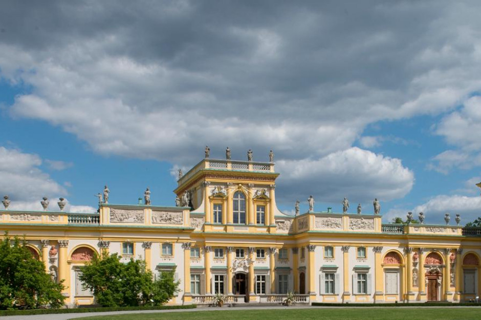 W listopadzie Muzeum Pałacu Króla Jana III w Wilanowie zaprasza do bezpłatnego zwiedzania pałacu i parku wilanowskiego (fot. gov.pl) W listopadzie Muzeum Pałacu Króla Jana III w Wilanowie zaprasza do bezpłatnego zwiedzania pałacu i parku wilanowskiego (fot. gov.pl)