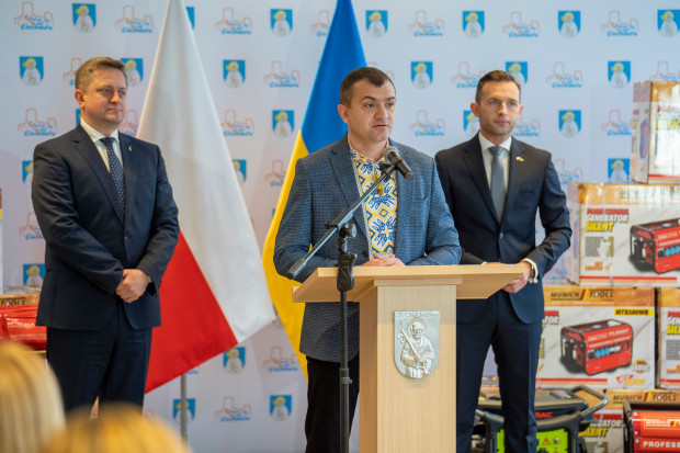 Mer Chmielnickiego Oleksander Symczyszyn podziękował społeczności Ciechanowa za pomoc (Fot. UM Ciechanowa)