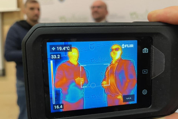 Kamery termowizyjne są bardzo przydatne w monitorowaniu jakości powietrza (Fot. UMWO)