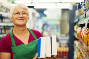 Limity nie obowiązują emerytów, którzy ukończyli powszechny wiek emerytalny - 60/65 lat (Fot. Shutterstock)